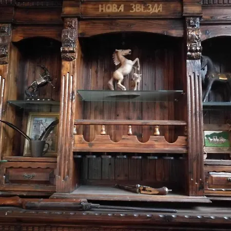 Tree House Владая