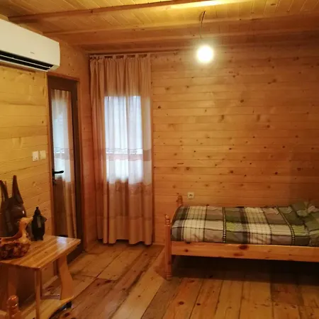 Tree House Мини-отель *