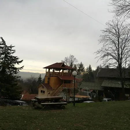 Tree House Мини-отель *