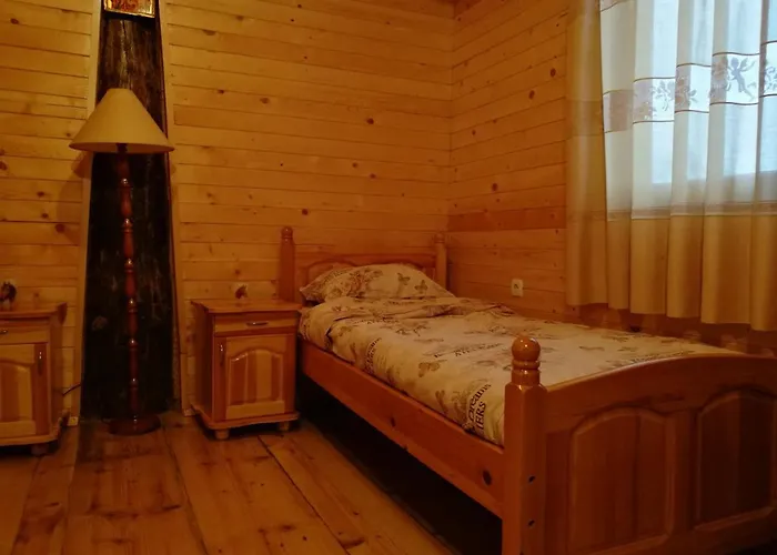 Хан къща на дърво Владая